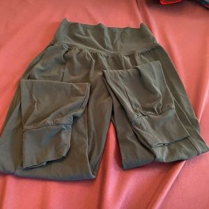 Athleta Salutations joggers-XS- Powervita
